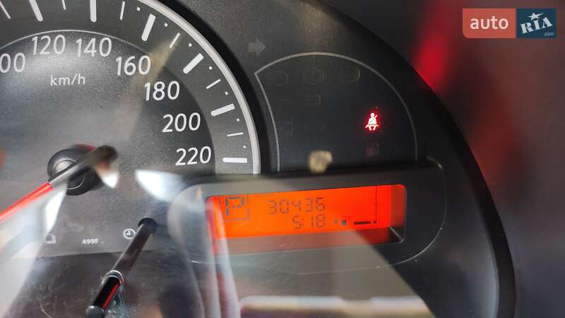 Хэтчбек Nissan Micra 2015 в Львове фото 9 Хэтчбек Nissan Micra 2015 в Львове