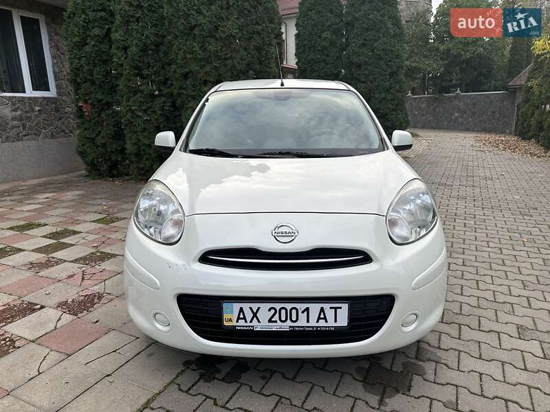 Хетчбек Nissan Micra 2013 в Чернівцях