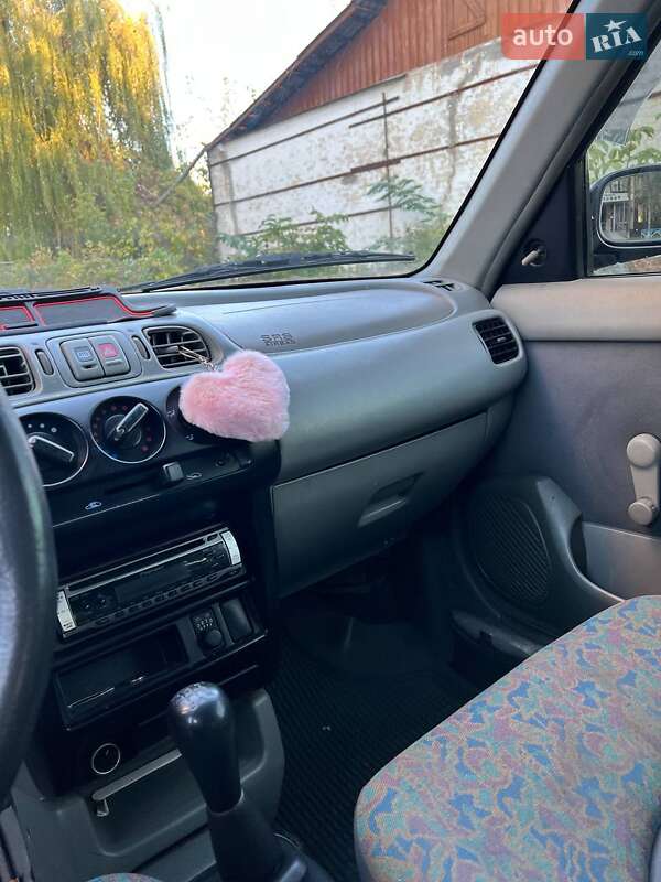 Хетчбек Nissan Micra 2000 в Кропивницькому