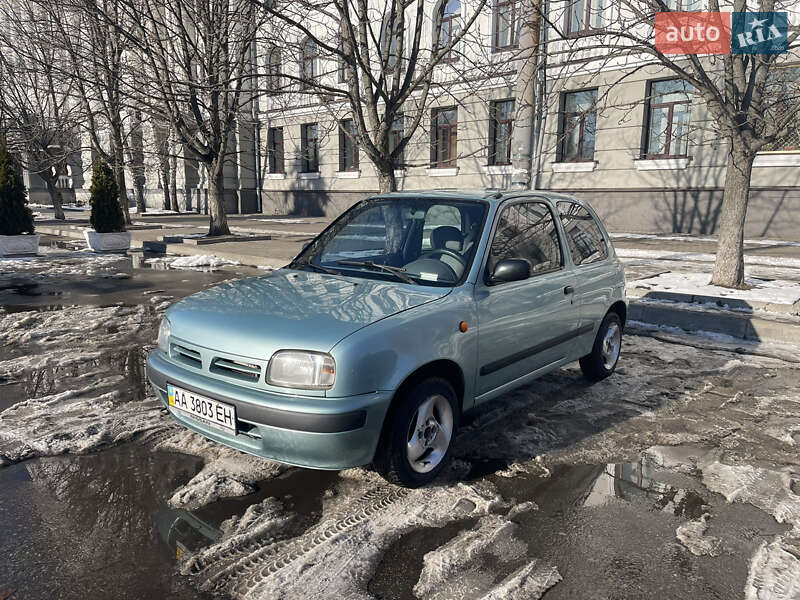 Хэтчбек Nissan Micra 1994 в 