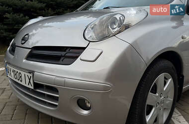Хэтчбек Nissan Micra 2004 в 