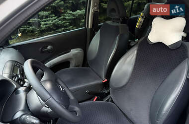 Хэтчбек Nissan Micra 2004 в 