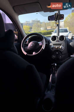 Хэтчбек Nissan Micra 2013 в 