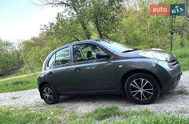 Хетчбек Nissan Micra 2005 в 