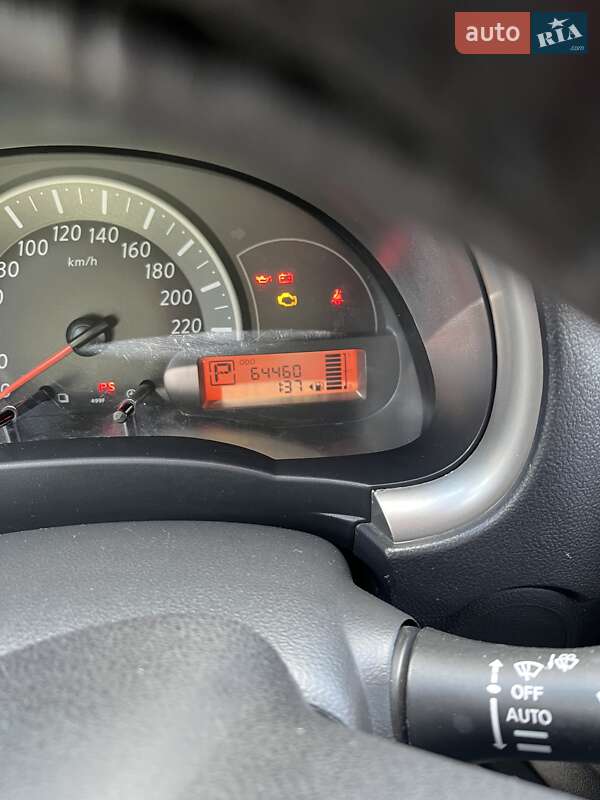 Хэтчбек Nissan Micra 2015 в Киеве