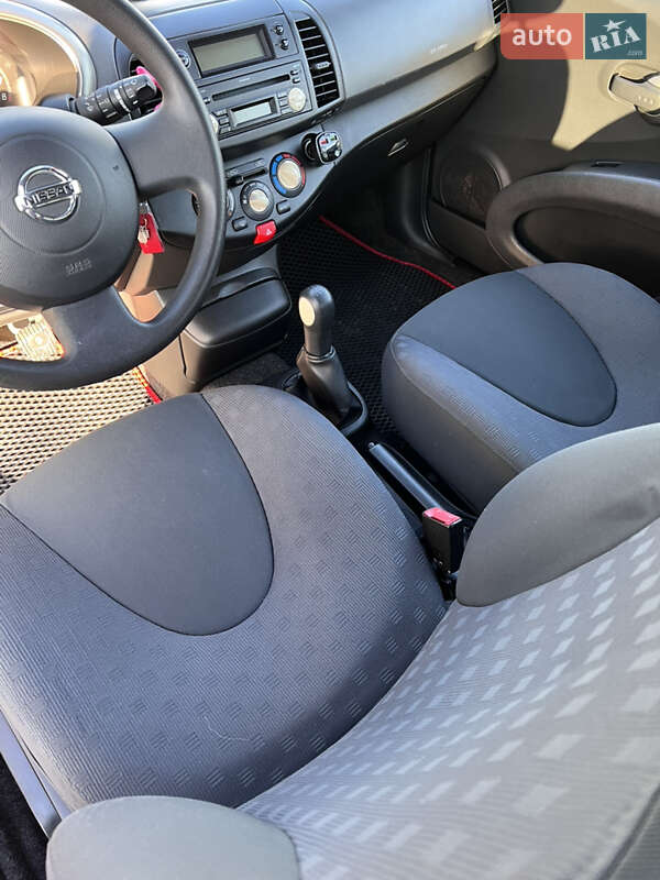Хетчбек Nissan Micra 2004 в Львові