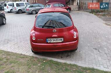 Хэтчбек Nissan Micra 2010 в 