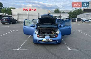 Хетчбек Nissan Micra 2004 в 