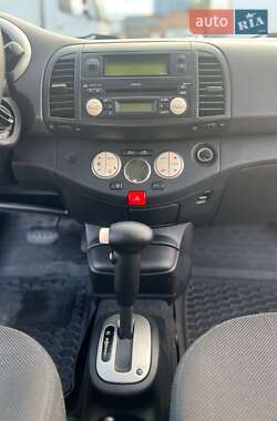 Хетчбек Nissan Micra 2004 в 