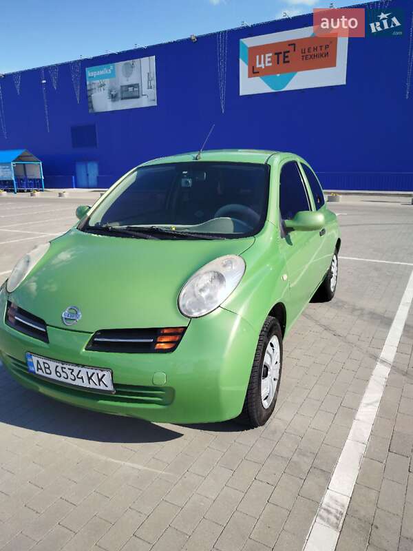 Хэтчбек Nissan Micra 2004 в Киеве