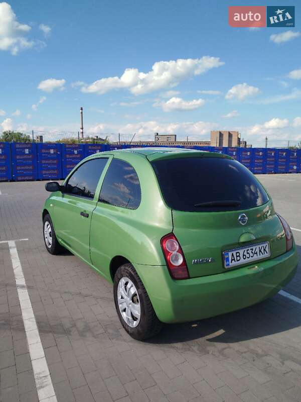 Хэтчбек Nissan Micra 2004 в Киеве