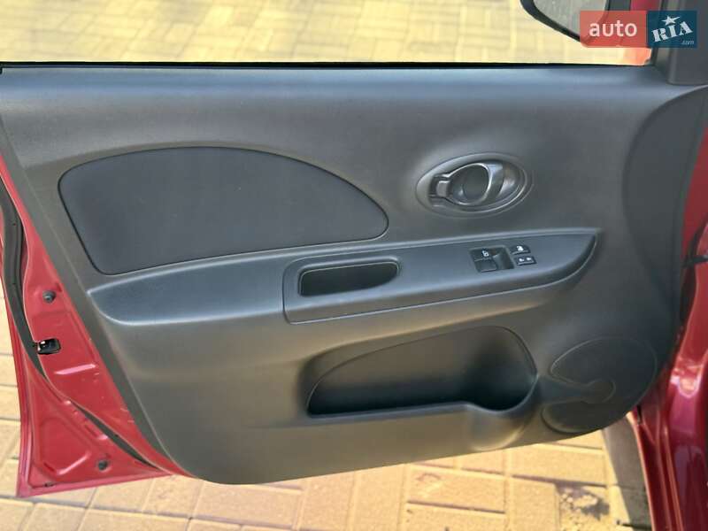Хэтчбек Nissan Micra 2012 в Днепре