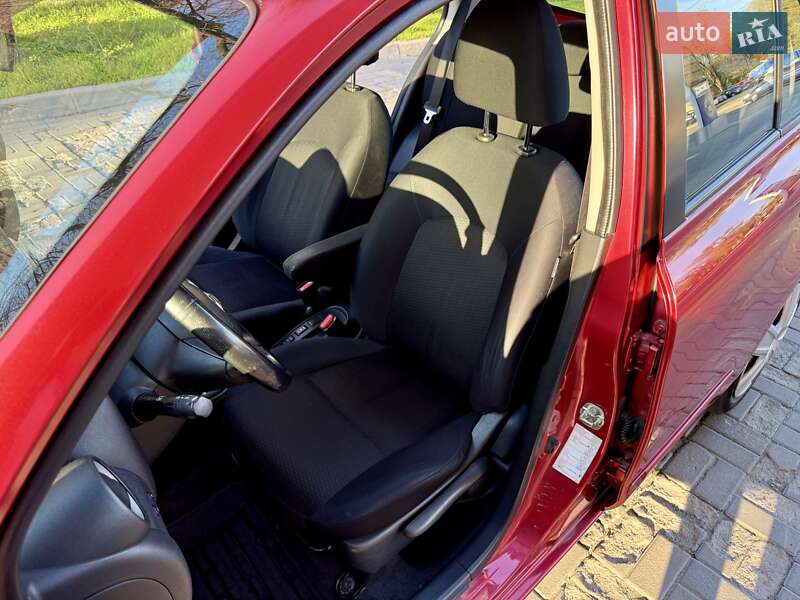 Хэтчбек Nissan Micra 2012 в Днепре