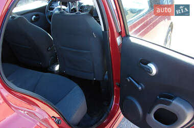 Хетчбек Nissan Micra 2005 в 