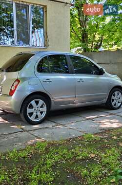 Хэтчбек Nissan Micra 2009 в 