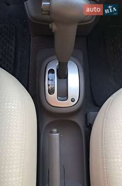 Хетчбек Nissan Micra 2008 в 