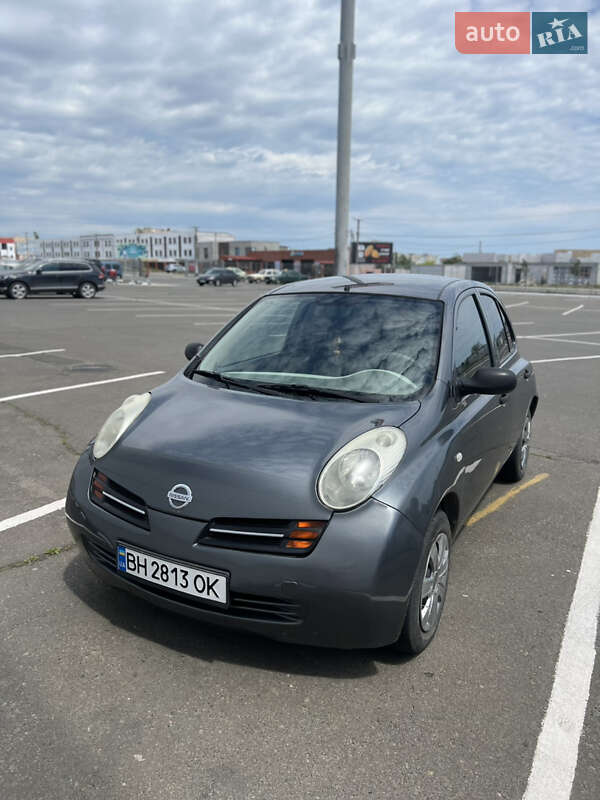 Хэтчбек Nissan Micra 2004 в 
