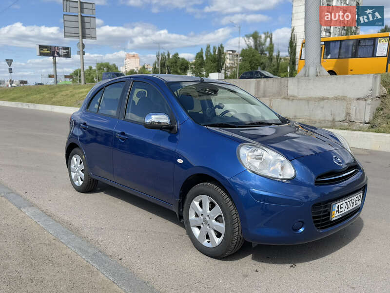 Хэтчбек Nissan Micra 2013 в 