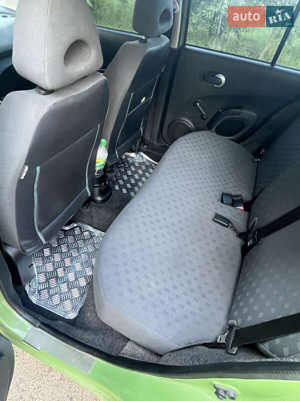 Хетчбек Nissan Micra 2004 в Новомиргороді