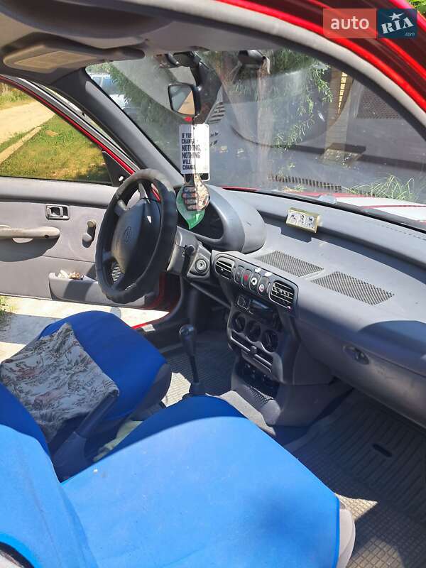 Хетчбек Nissan Micra 1998 в Києві