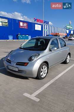 Хетчбек Nissan Micra 2004 в 