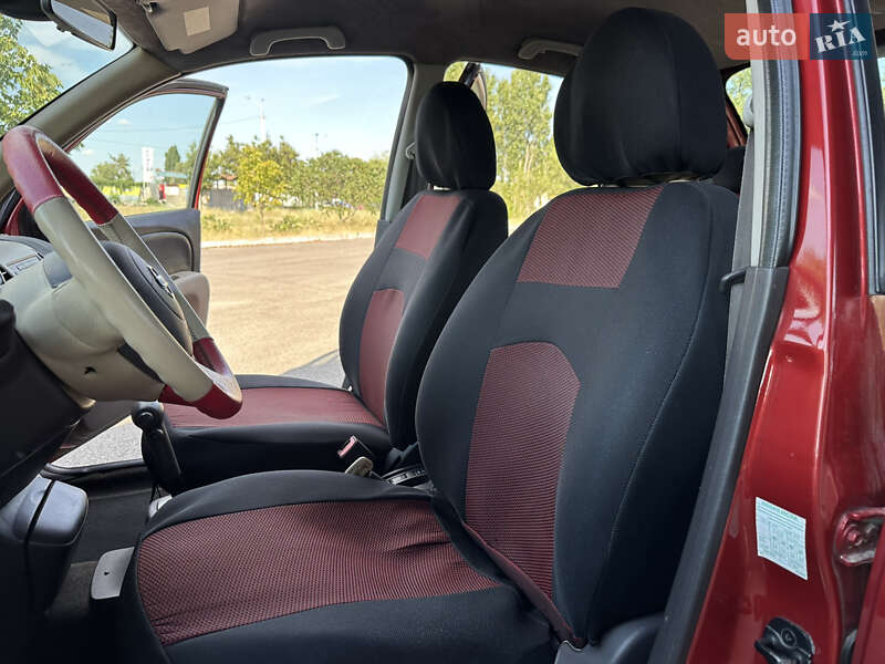 Хетчбек Nissan Micra 2007 в Дніпрі
