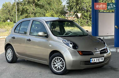 Хэтчбек Nissan Micra 2004 в 