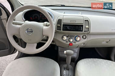 Хэтчбек Nissan Micra 2004 в 