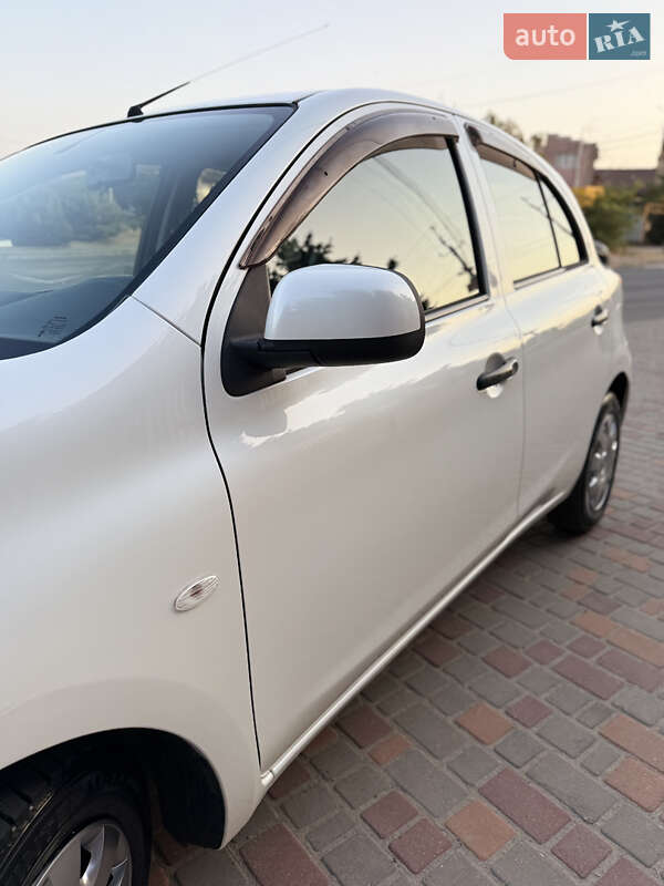 Хэтчбек Nissan Micra 2015 в Одессе