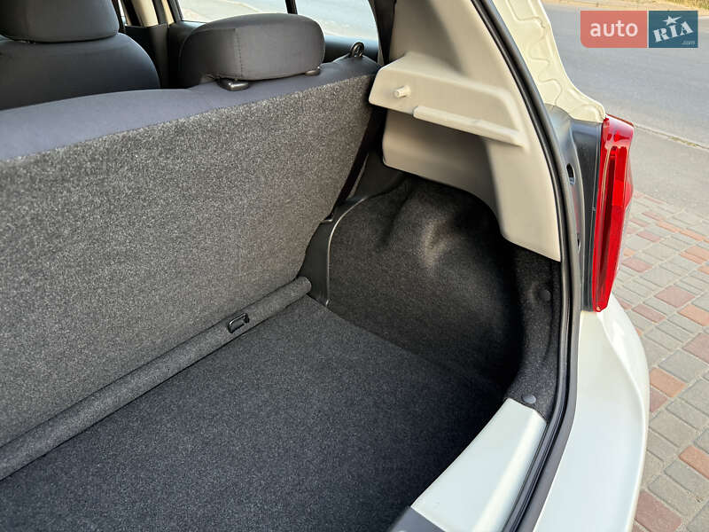 Хэтчбек Nissan Micra 2015 в Одессе