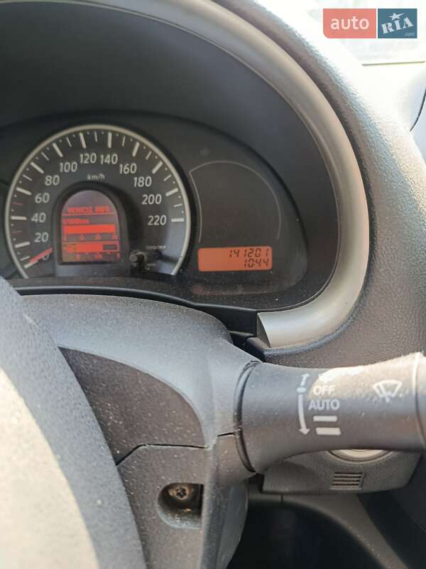 Хэтчбек Nissan Micra 2010 в Сумах