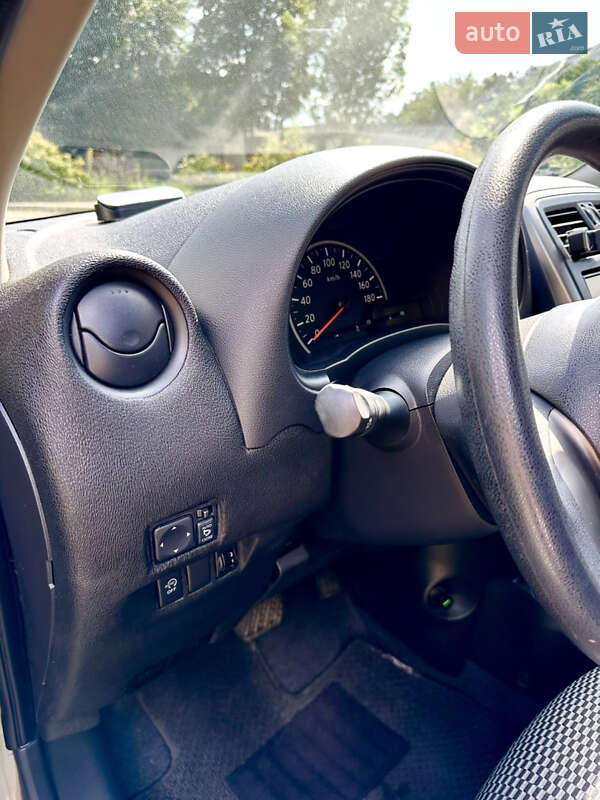 Хэтчбек Nissan Micra 2013 в Киеве