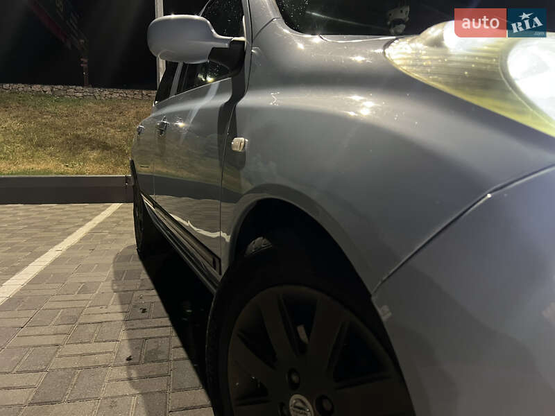 Хэтчбек Nissan Micra 2005 в Киеве