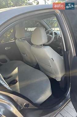 Хэтчбек Nissan Micra 2006 в 