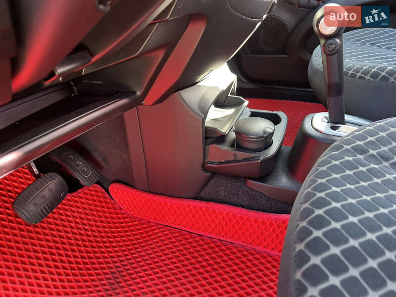 Хэтчбек Nissan Micra 2006 в Бердичеве фото 29 Хэтчбек Nissan Micra 2006 в Бердичеве