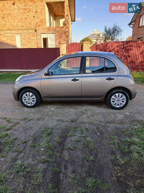 Хетчбек Nissan Micra 2008 в Чернівцях