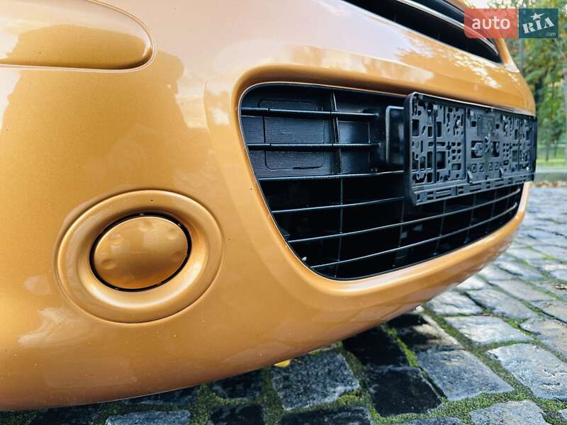 Хетчбек Nissan Micra 2012 в Харкові