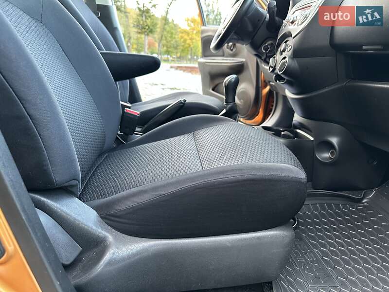 Хетчбек Nissan Micra 2012 в Харкові