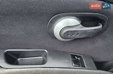 Хэтчбек Nissan Micra 2005 в  фото 9 Хэтчбек Nissan Micra 2005 в