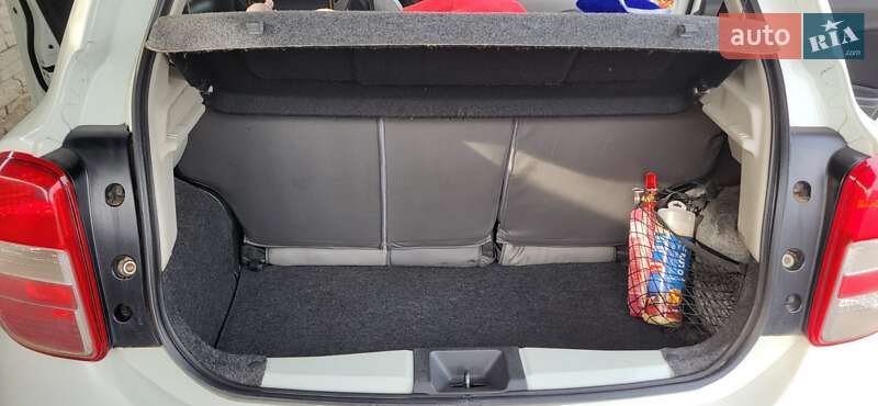 Хетчбек Nissan Micra 2013 в Києві фото 9 Хетчбек Nissan Micra 2013 в Києві