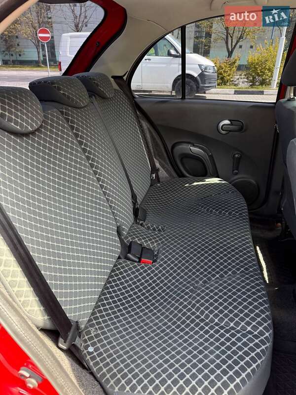 Хэтчбек Nissan Micra 2005 в Яготине