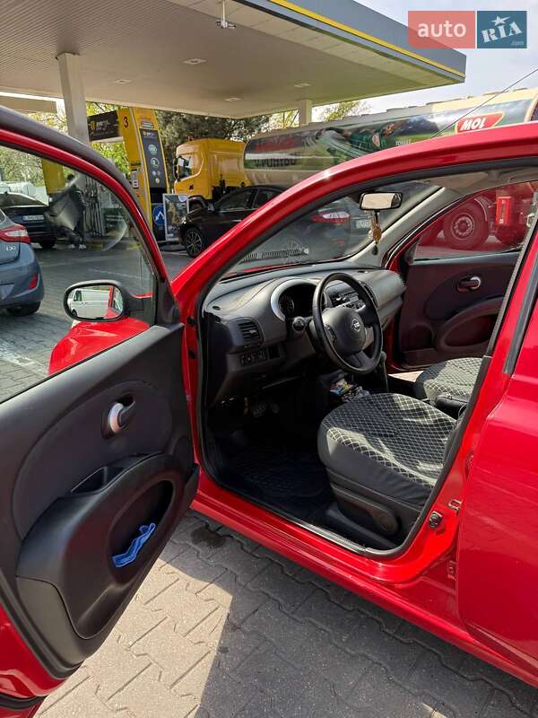 Хэтчбек Nissan Micra 2005 в Яготине