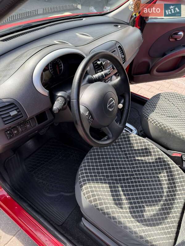 Хэтчбек Nissan Micra 2005 в Яготине