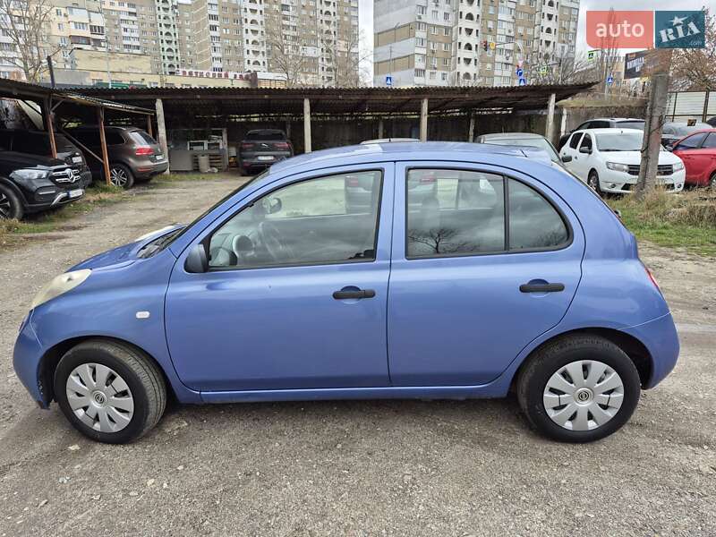 Хэтчбек Nissan Micra 2004 в Киеве