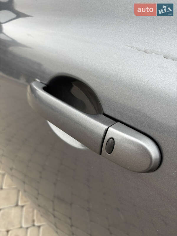 Хэтчбек Nissan Micra 2003 в Харькове