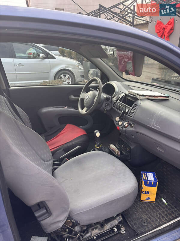 Хэтчбек Nissan Micra 2003 в Городке