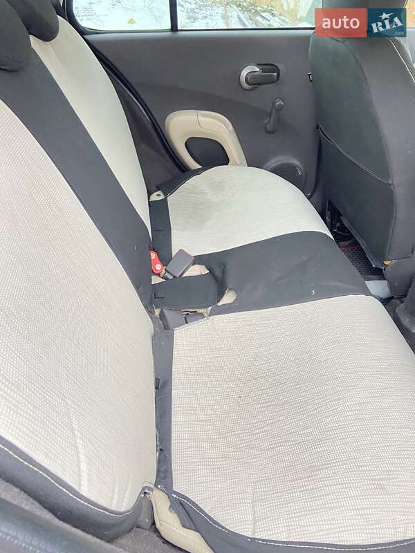 Хэтчбек Nissan Micra 2007 в Тростянце