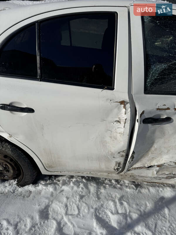 Хэтчбек Nissan Micra 2015 в Хотове