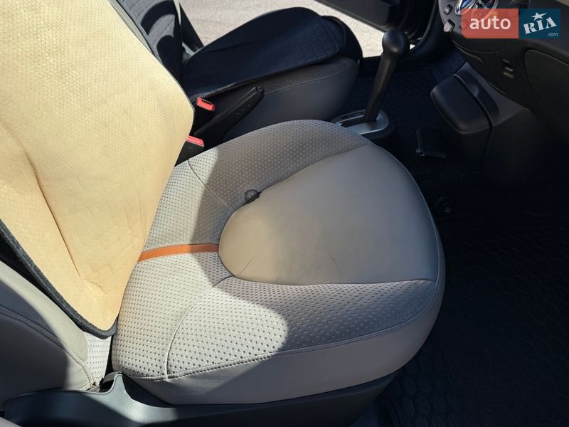 Хэтчбек Nissan Micra 2008 в Буче