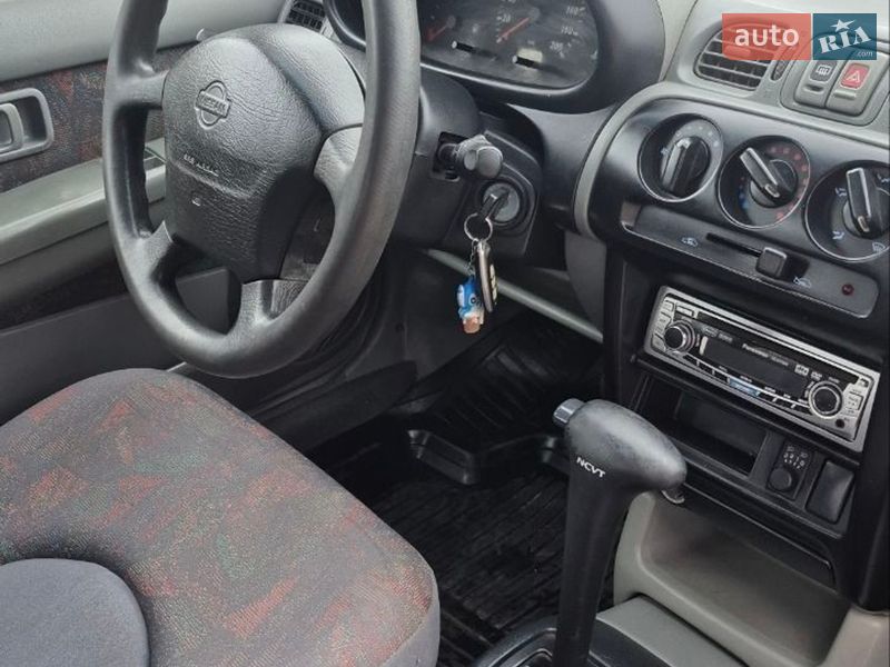 Хэтчбек Nissan Micra 1998 в Днепре